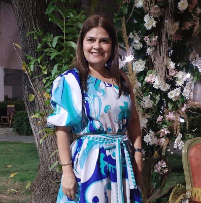 Mónica García, 38 años